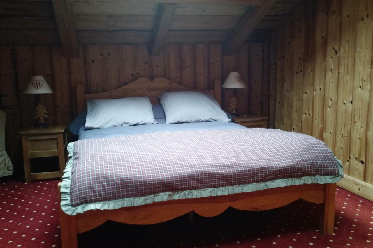 Chambre D'Hotes La Ferme D'En Bas Bed and Breakfast Samoëns Buitenkant foto